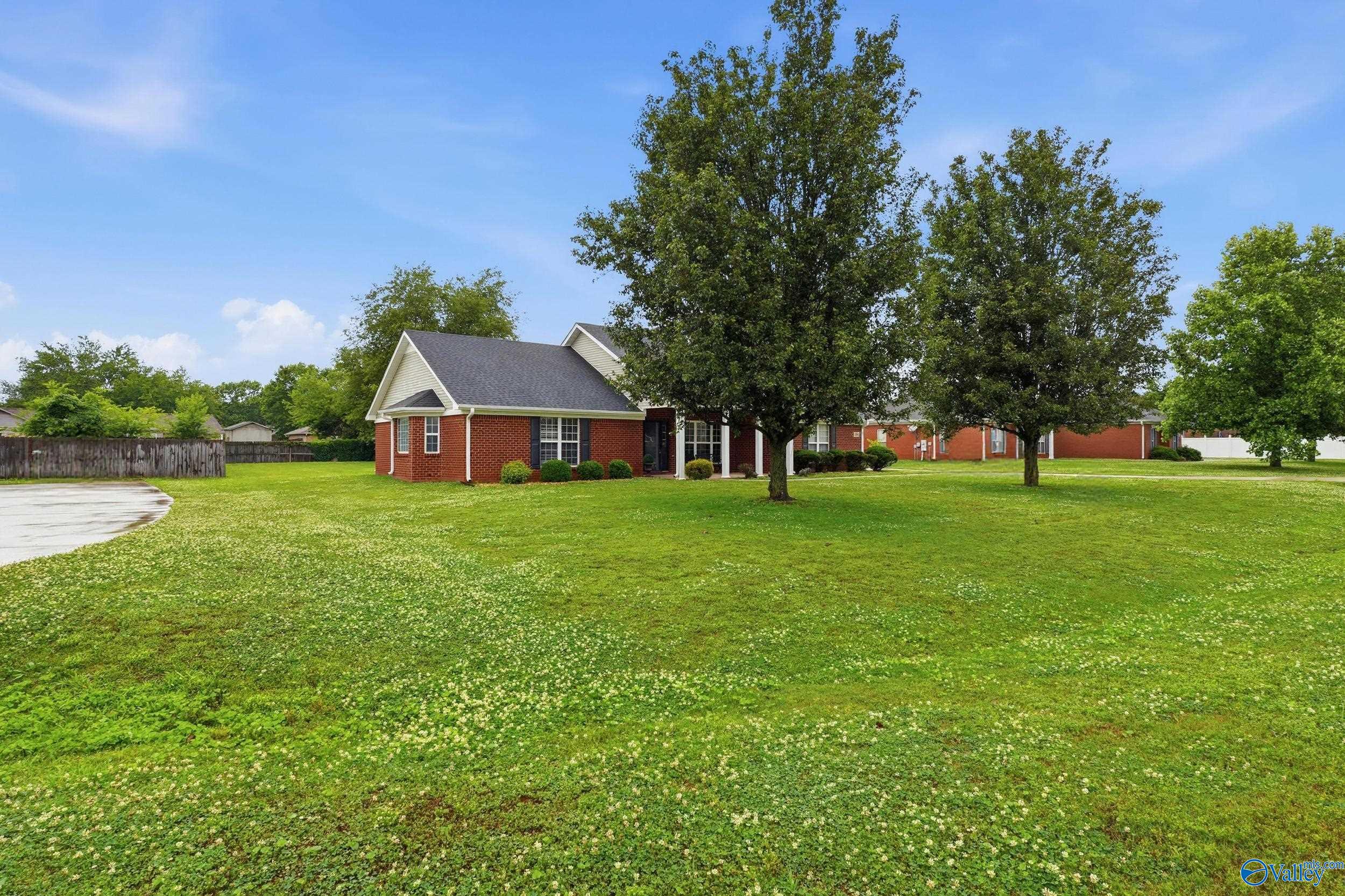 104 Autumn Glaze Drive