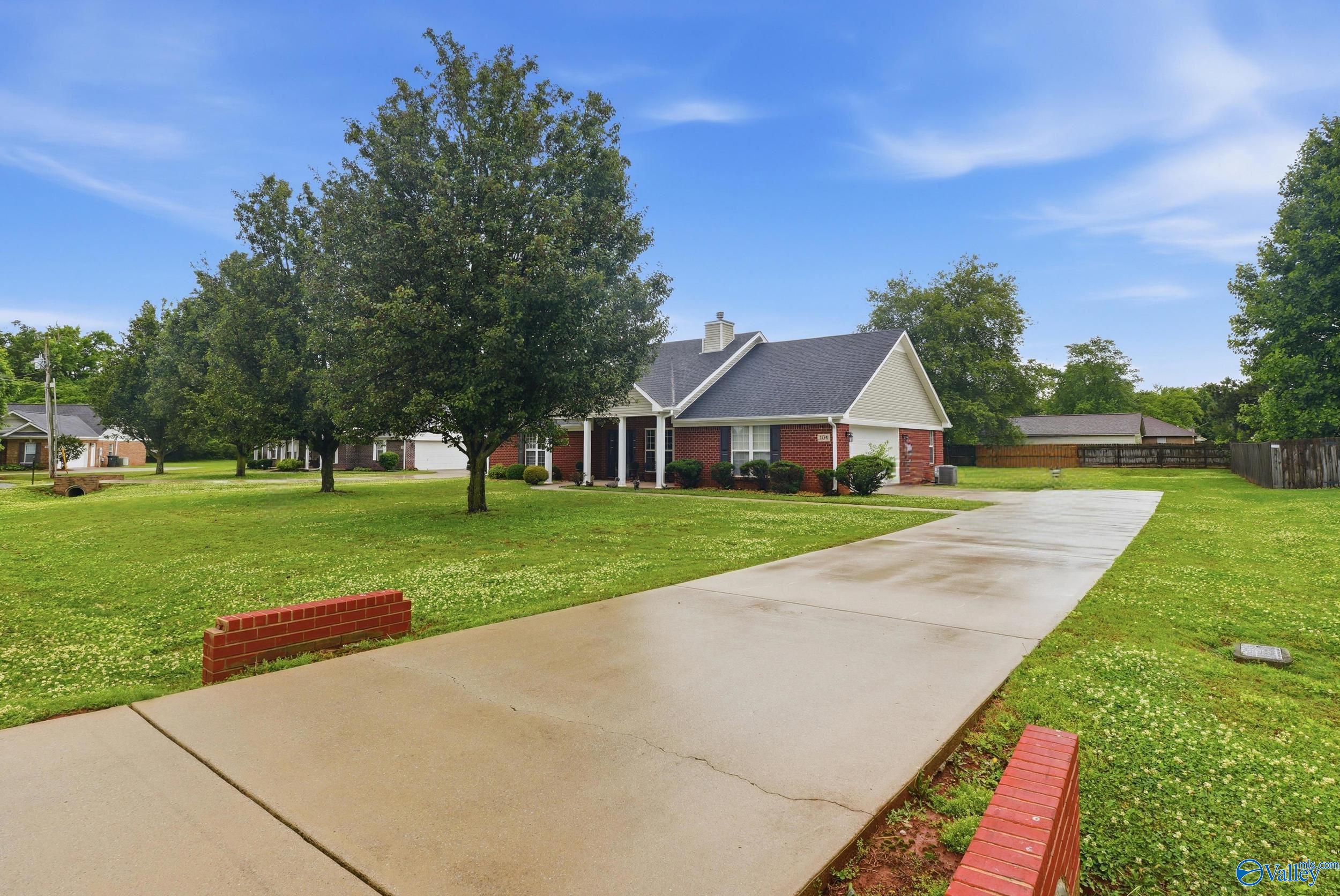 104 Autumn Glaze Drive