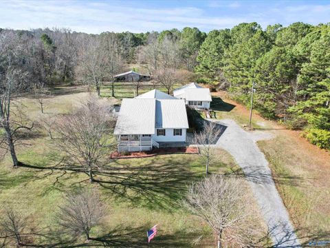 Homes For Sale - 599 Gross Road<br/> Guntersville, AL 35976