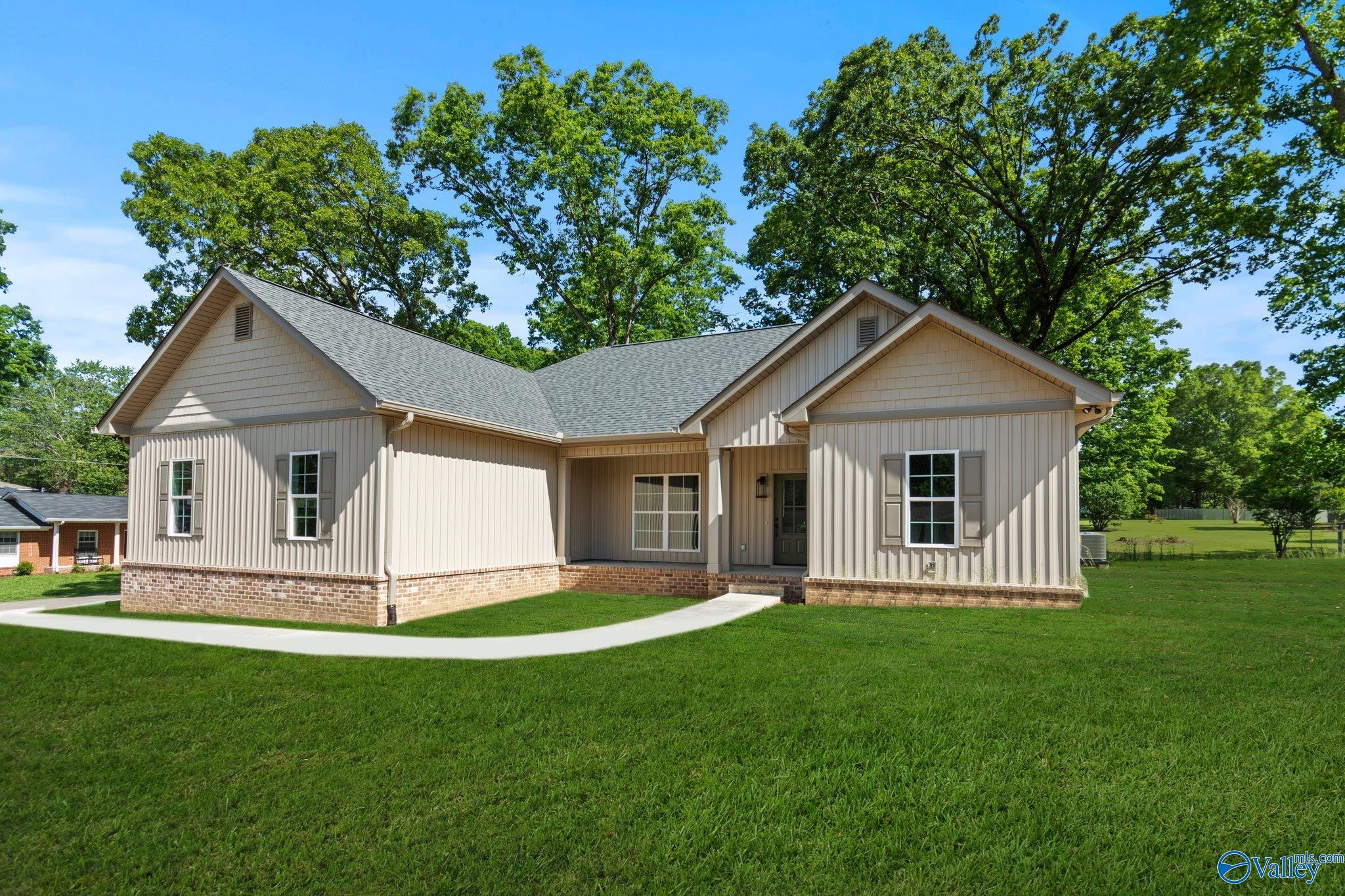 200 6th Street, Arab, Alabama image 1