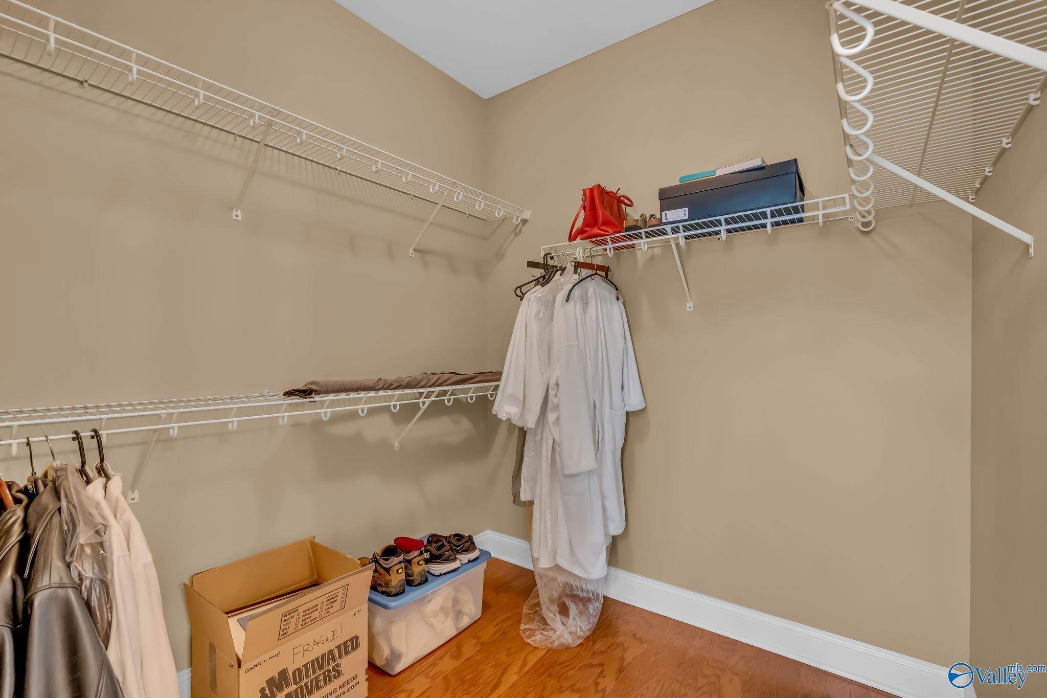 Huntsville, Alabama 35806, United States, 3 Bedrooms Bedrooms, ,2 BathroomsBathrooms,Residential,Active,40944