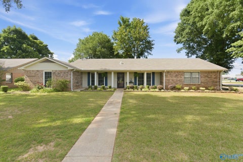 Homes For Sale - 2102 Saint Andrews Street<br/> Decatur, AL 35603