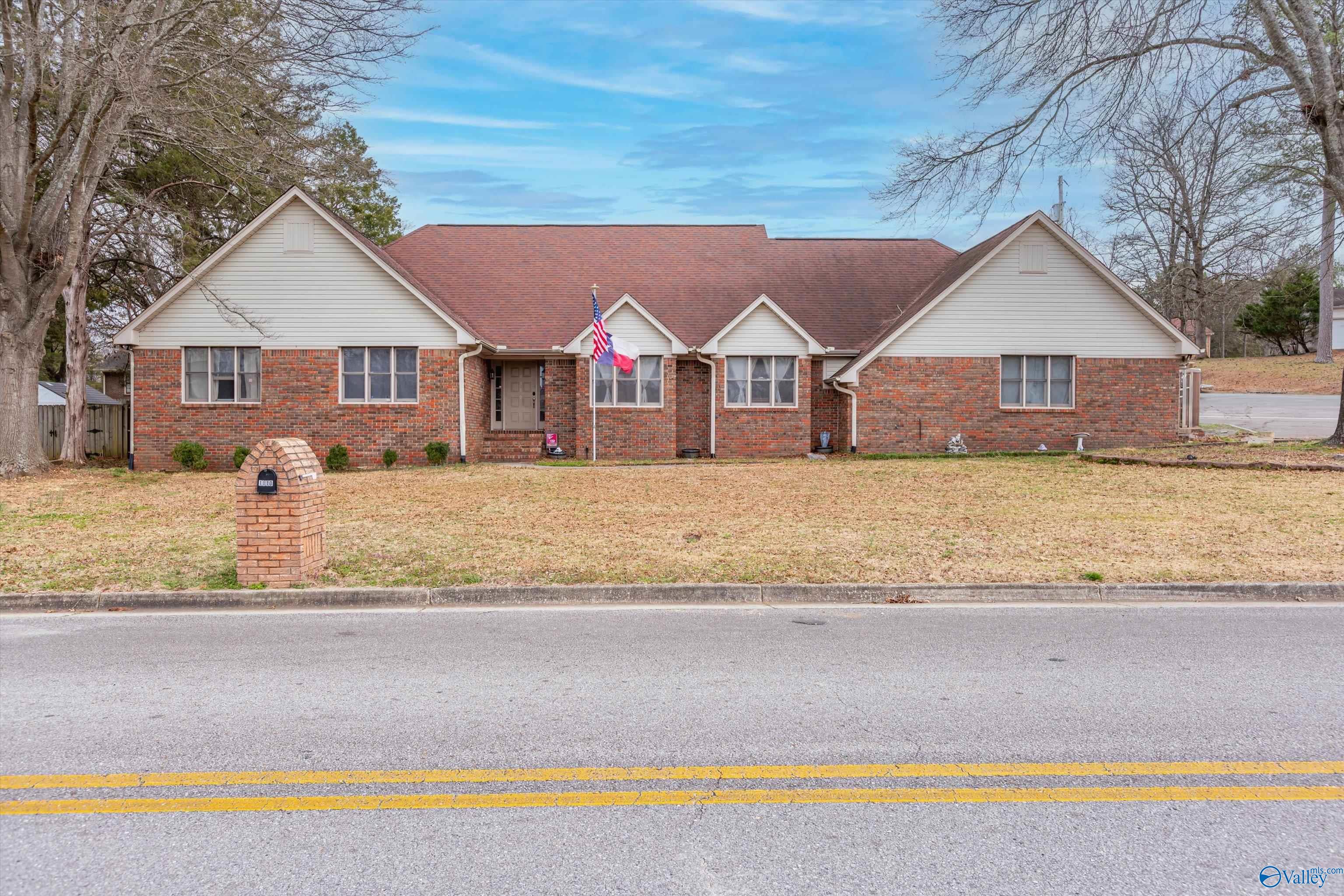 1110 SW Way Thru The Woods, Decatur, Alabama image 1