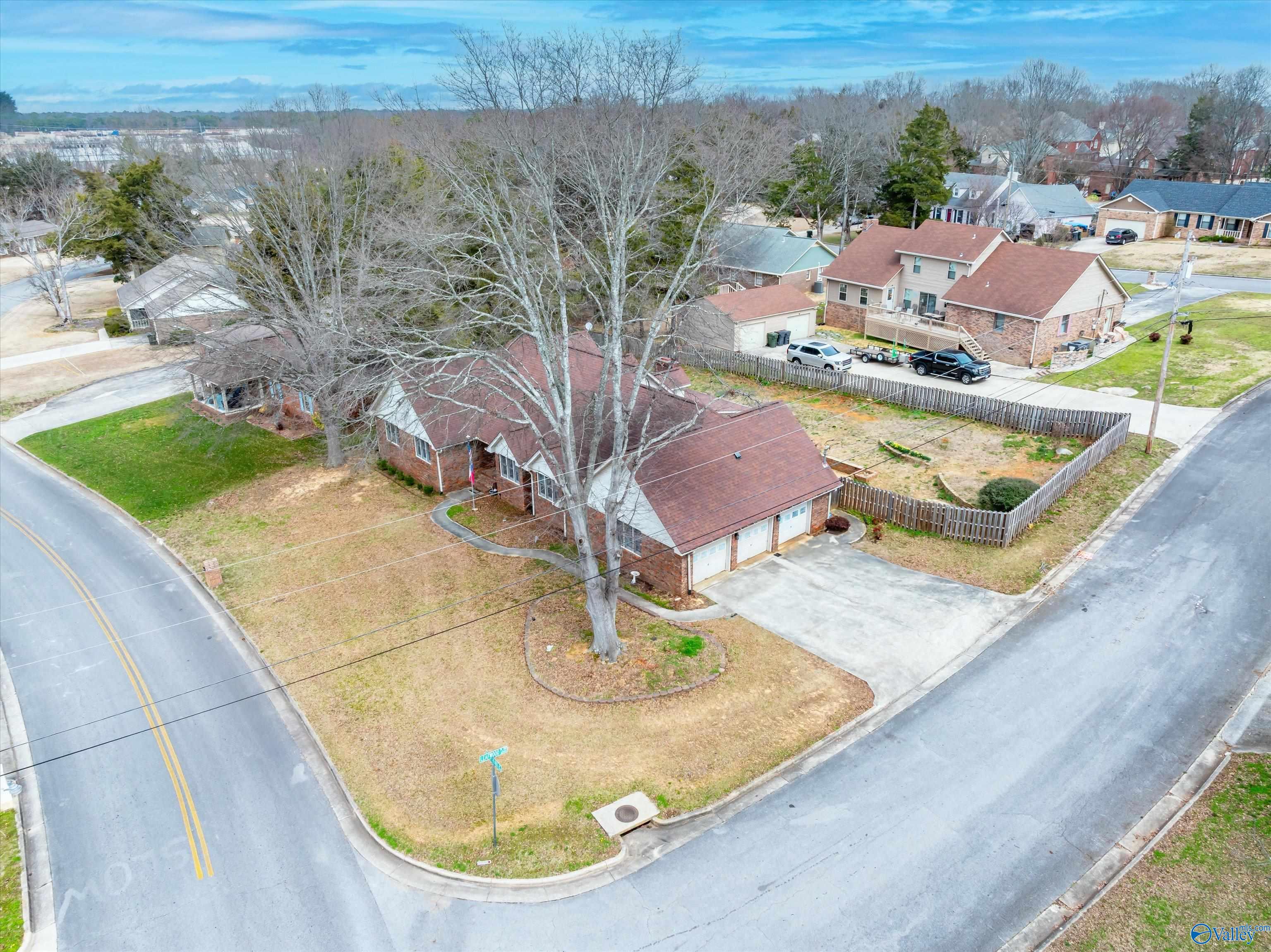 1110 SW Way Thru The Woods, Decatur, Alabama image 2