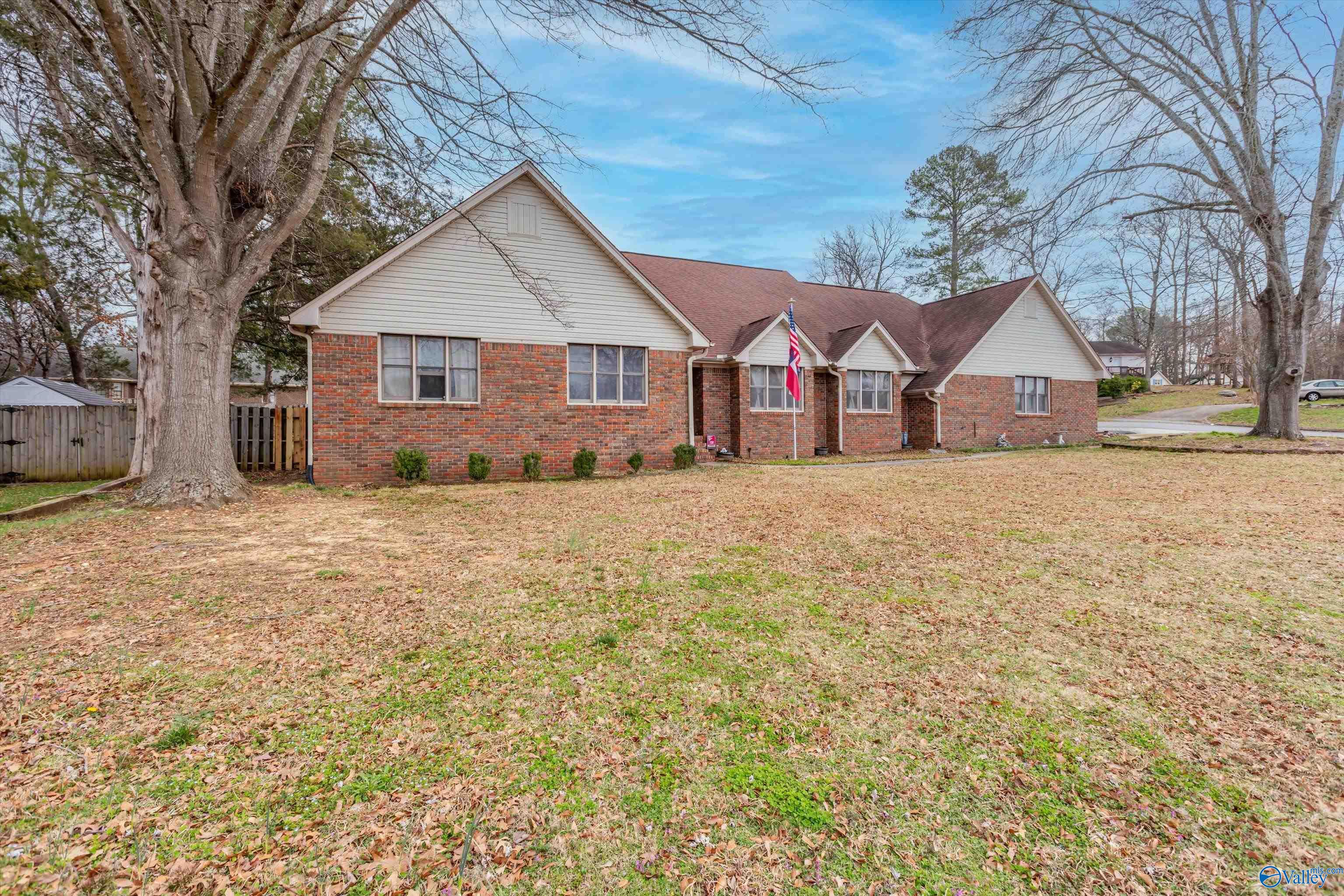 1110 SW Way Thru The Woods, Decatur, Alabama image 3