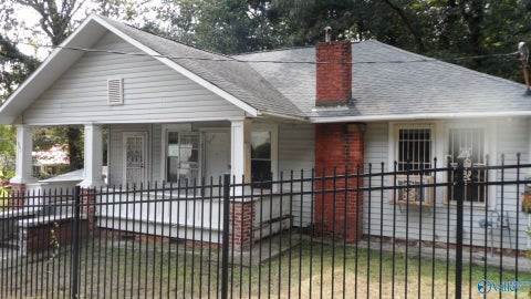 Homes For Sale - 902 Spring Street<br/> Gadsden, AL 35901