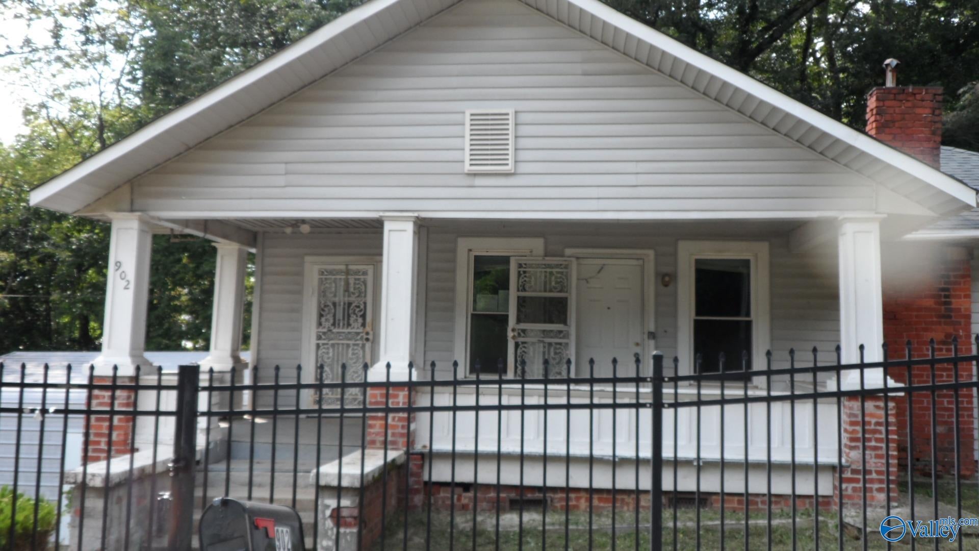 902 Spring Street