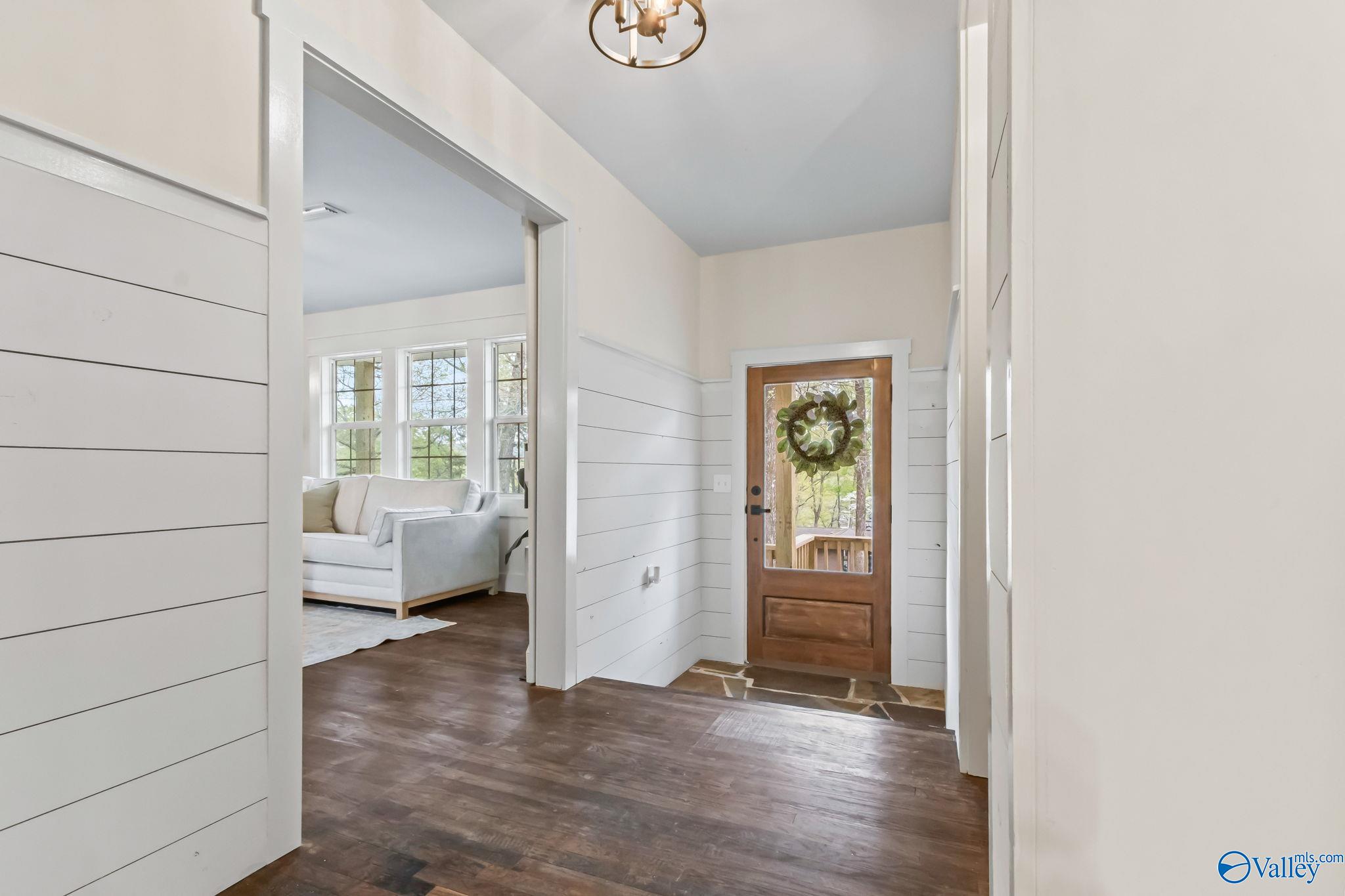 7916 Valley View Drive, Huntsville, Alabama image 4