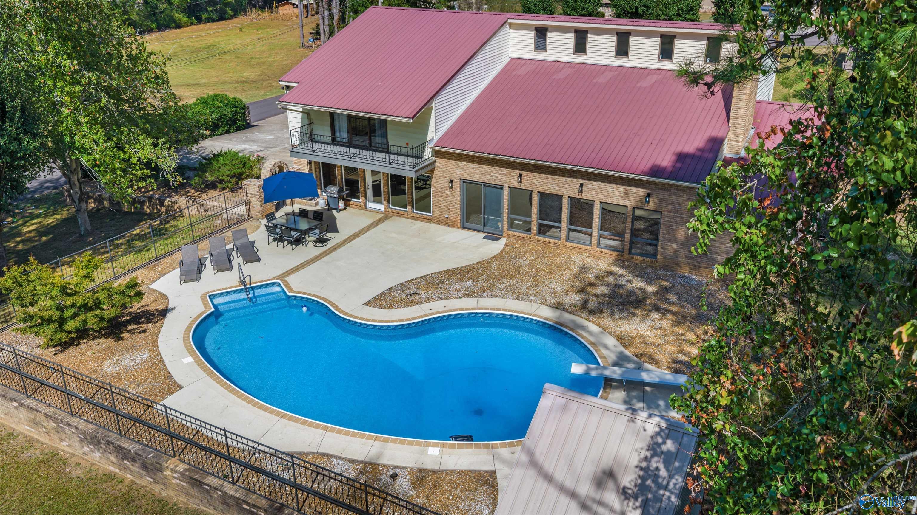 48 Elizabeth Drive NE