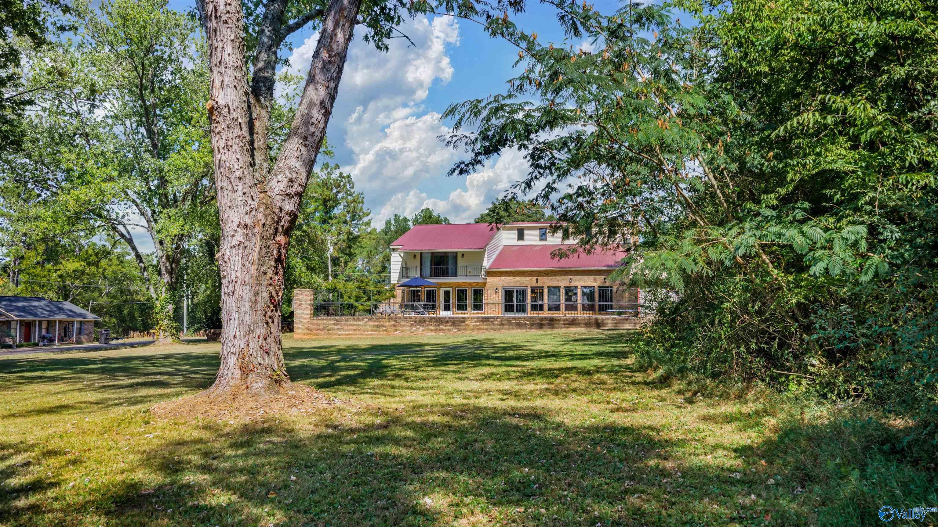48 Elizabeth Drive NE