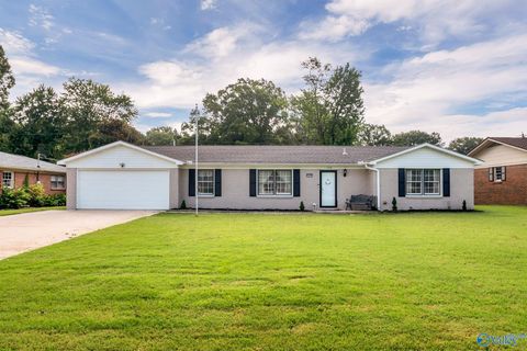 Homes For Sale - 1218 Castleman Avenue<br/> Decatur, AL 35601