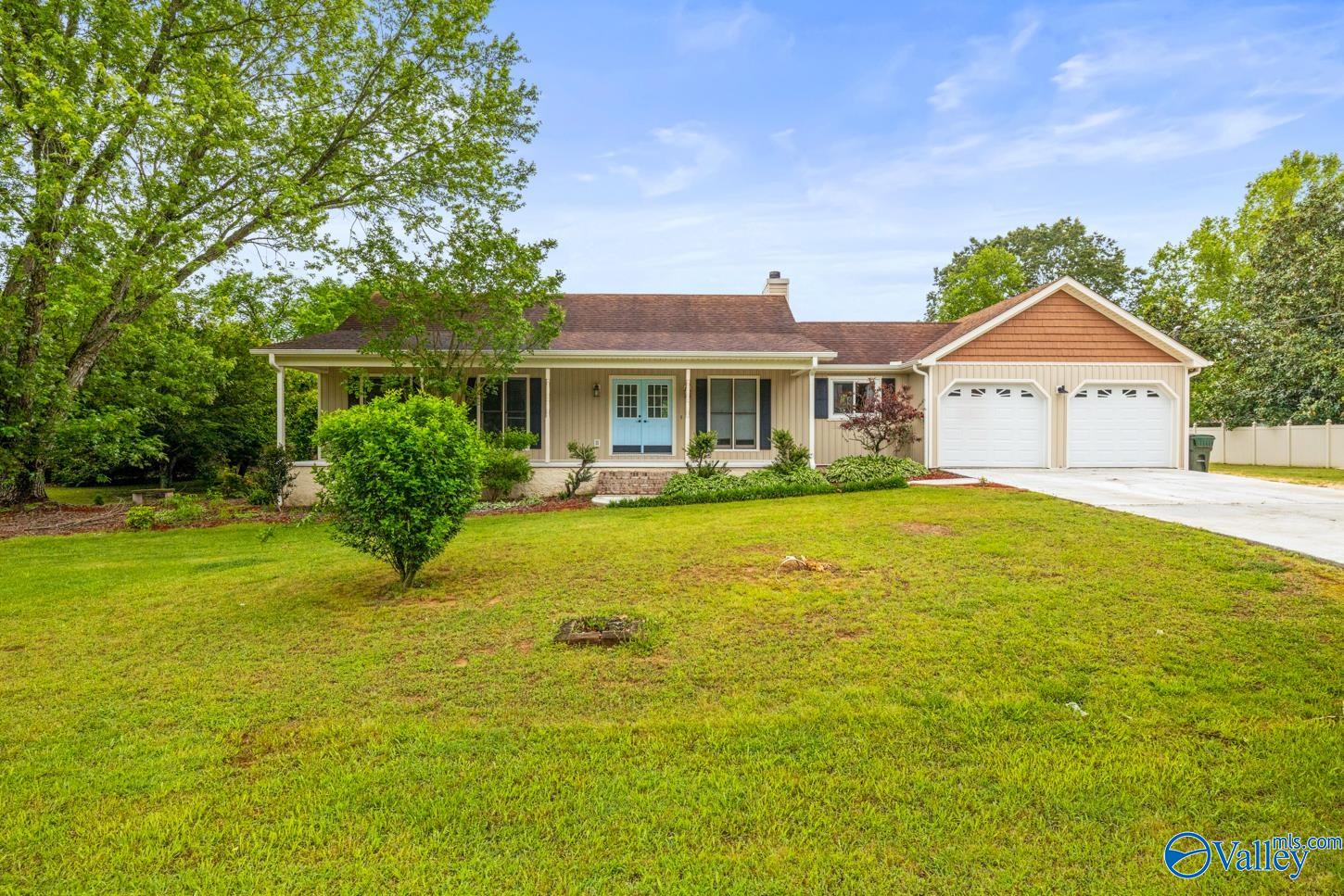 102 Grayhorse Drive, Harvest, Alabama image 2