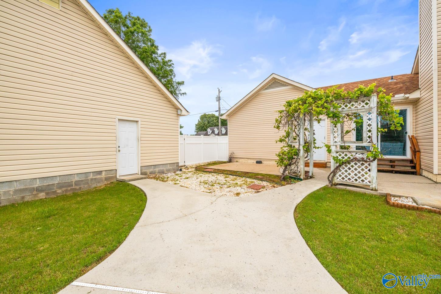 102 Grayhorse Drive, Harvest, Alabama image 22