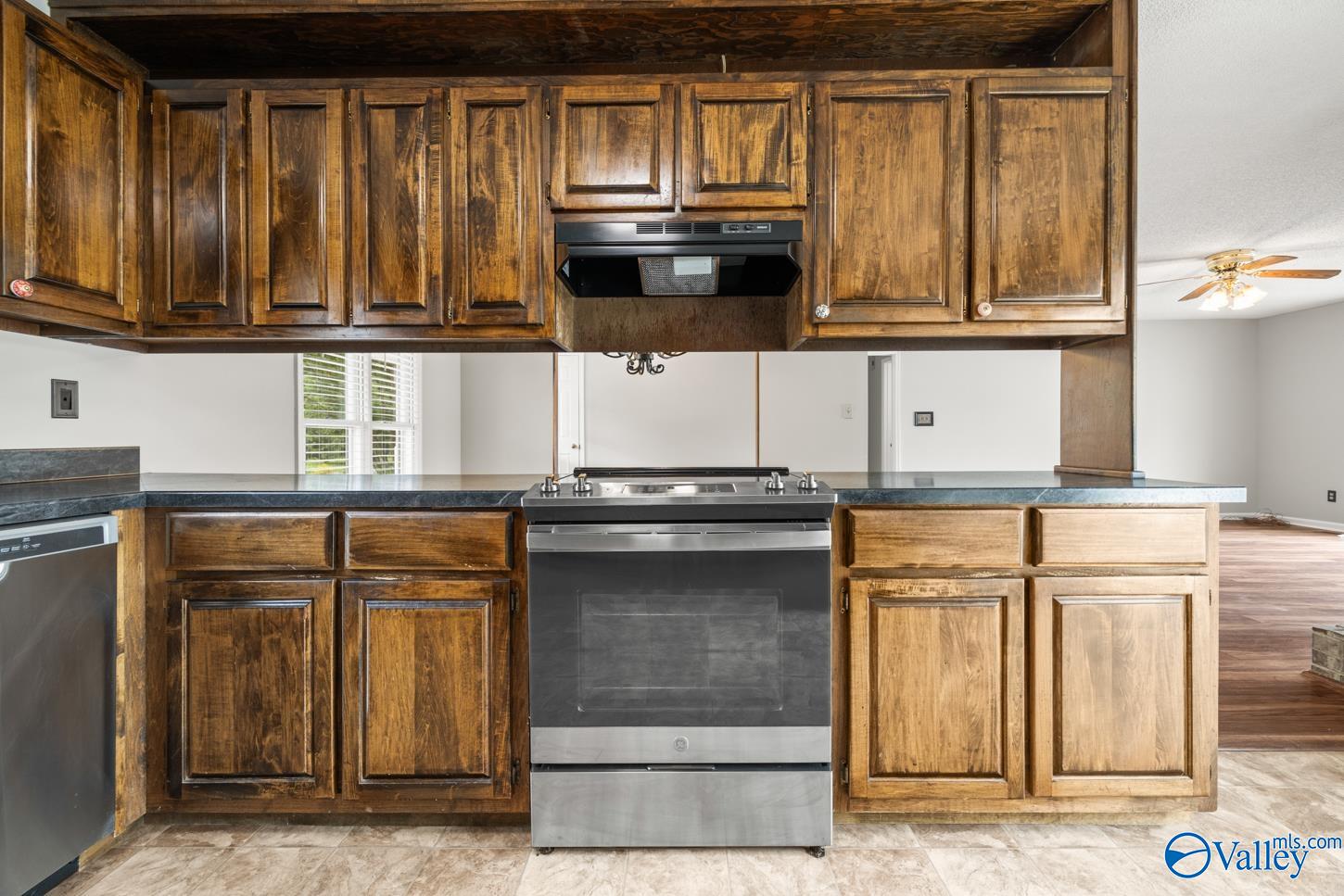 102 Grayhorse Drive, Harvest, Alabama image 31