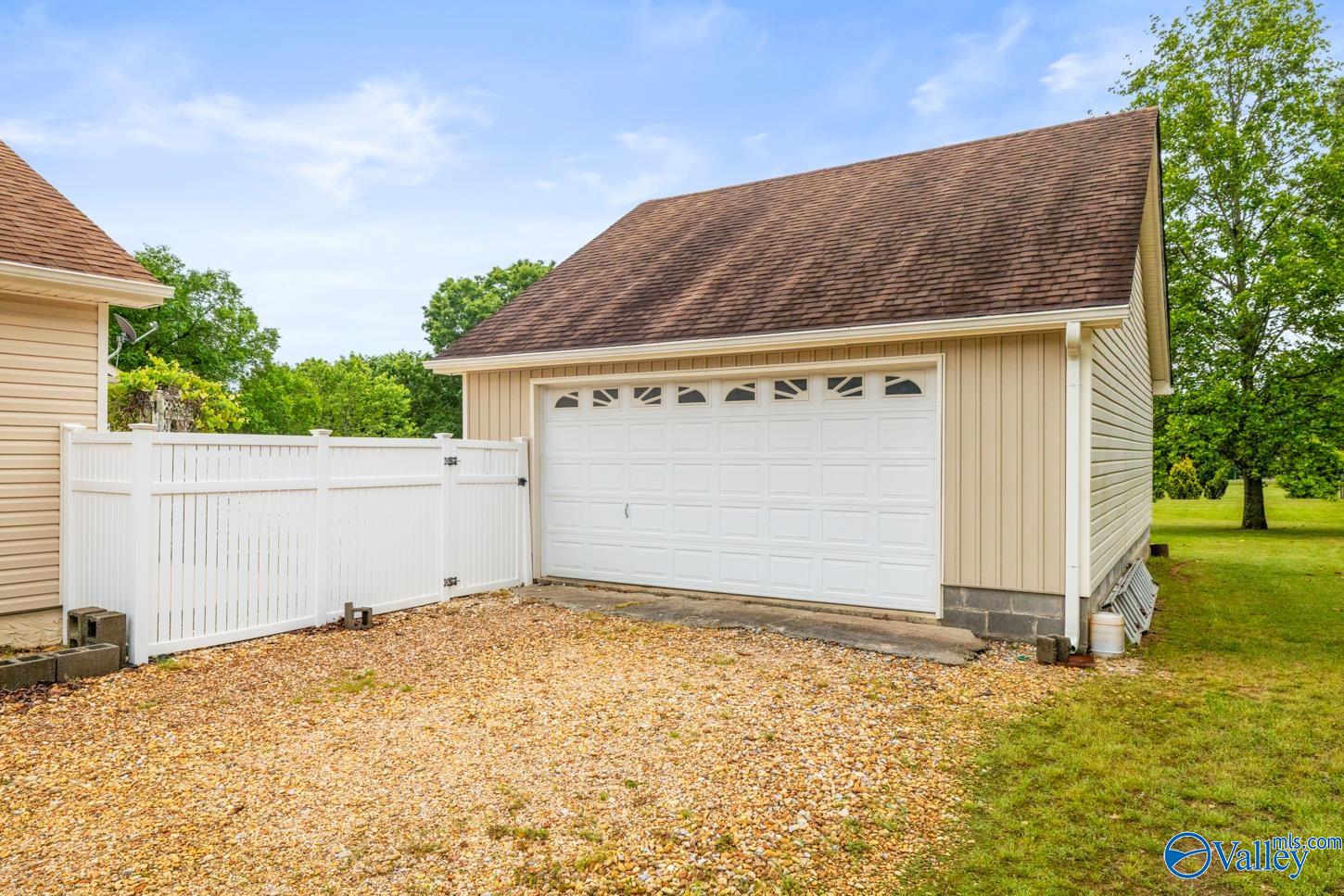 102 Grayhorse Drive, Harvest, Alabama image 3
