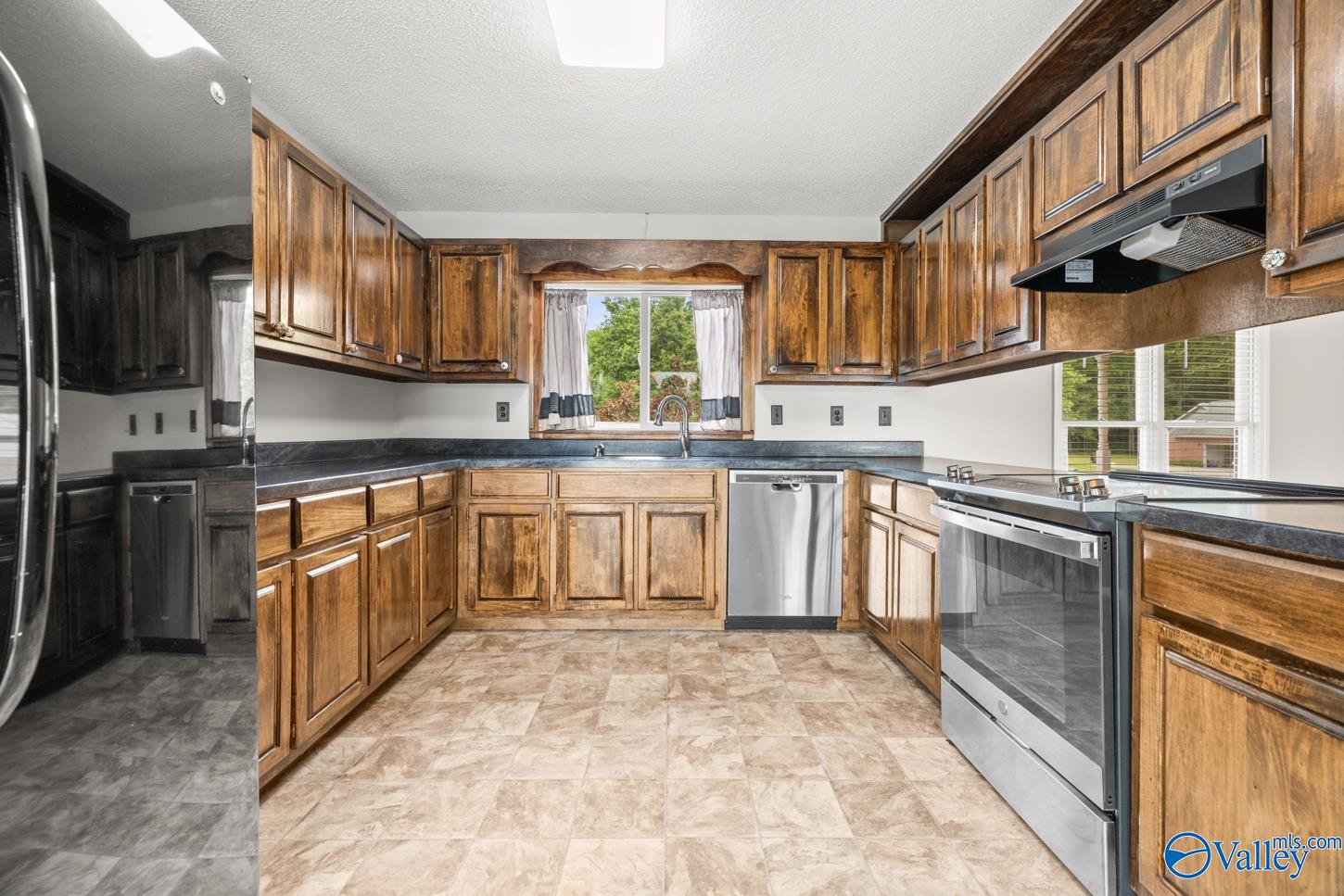 102 Grayhorse Drive, Harvest, Alabama image 10