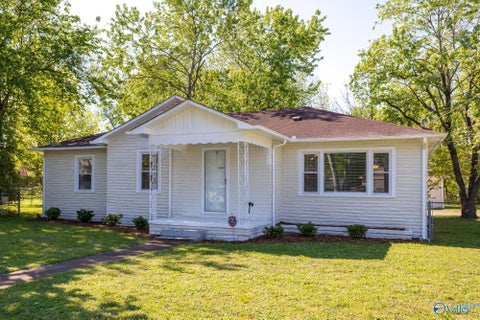 Homes For Sale - 300 Beirne Avenue<br/> Huntsville, AL 35801