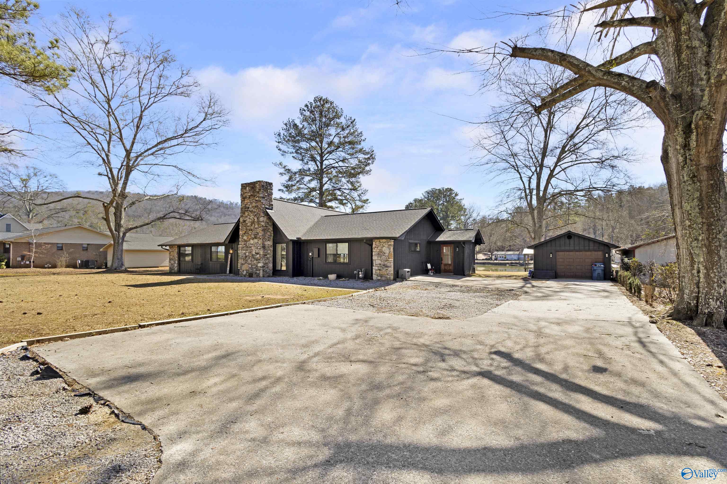240 Canoe Creek Road, Rainbow City, Alabama image 3