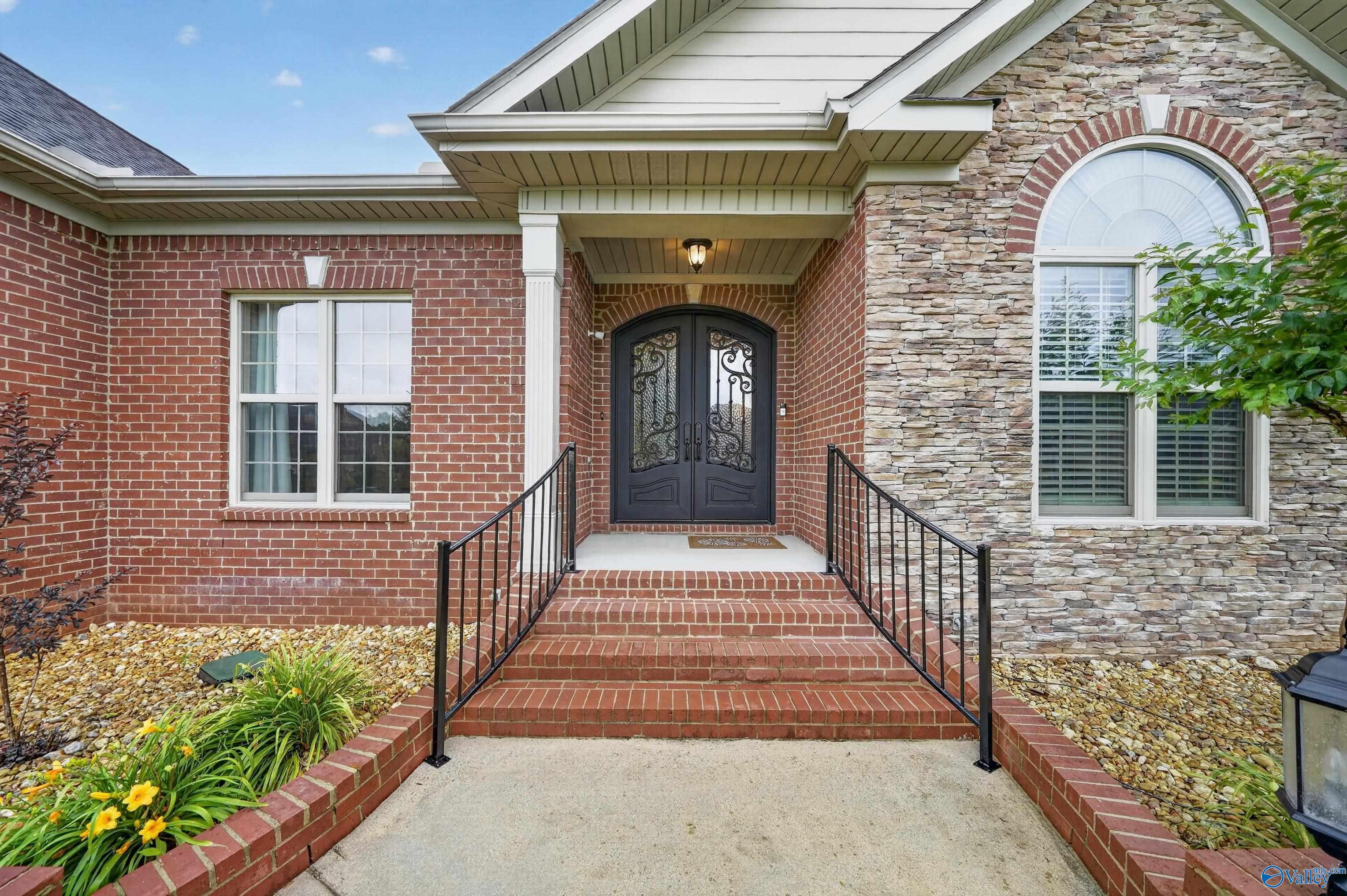 200 Bellavilla Way