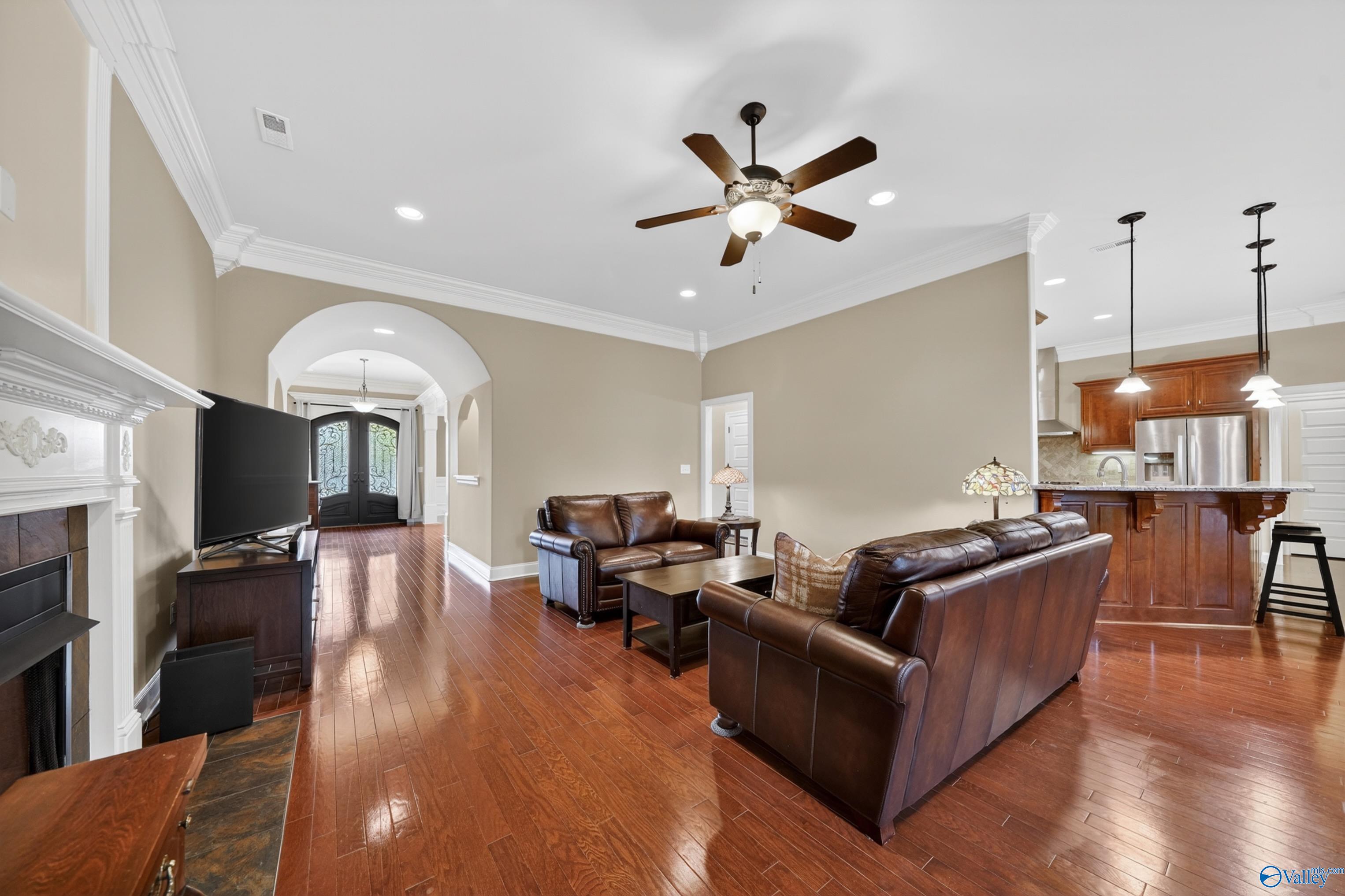 200 Bellavilla Way