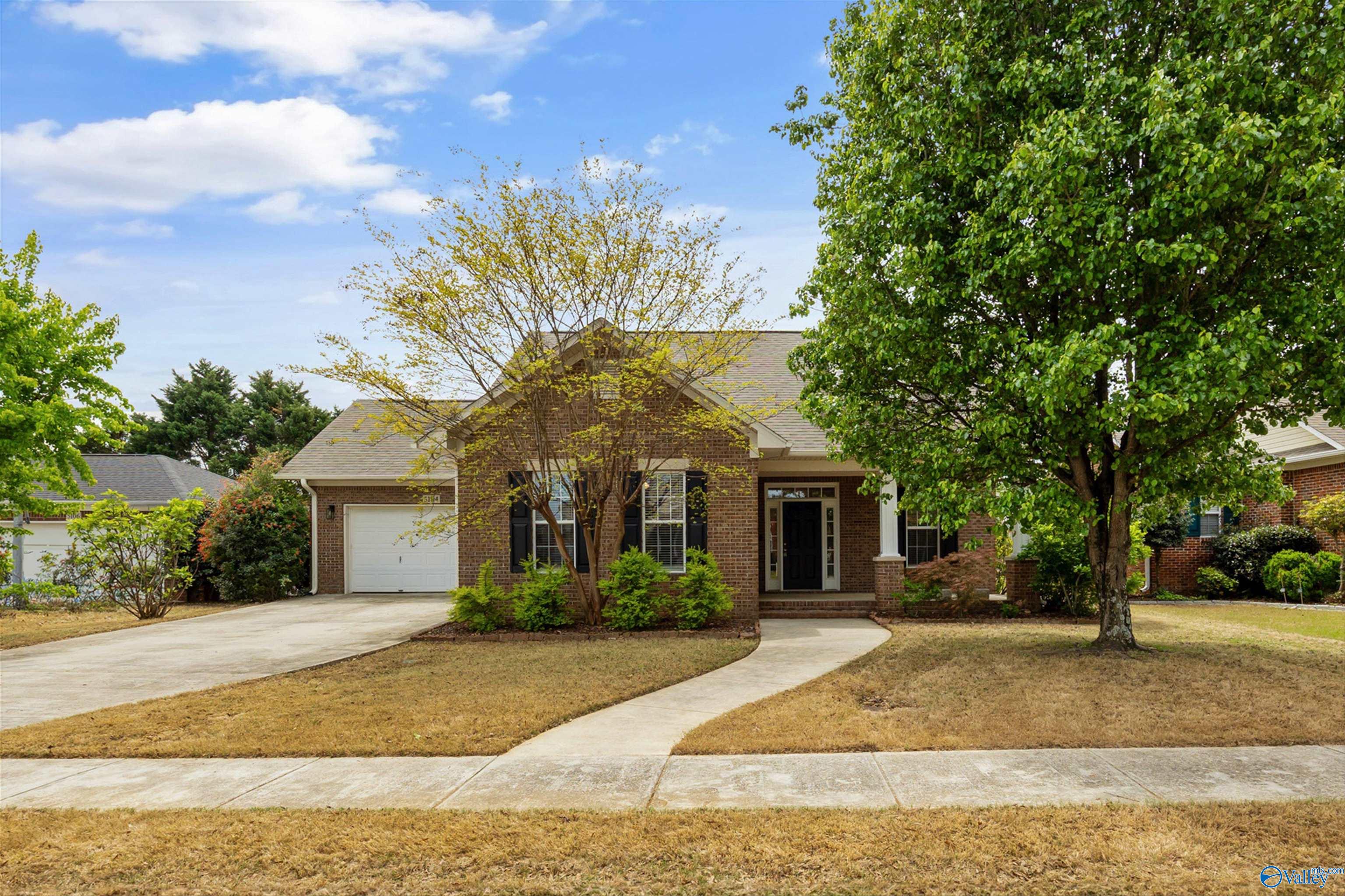 Photo 1 of 36 — 5104 Frankford Drive, Owens Cross Roads, AL 35763