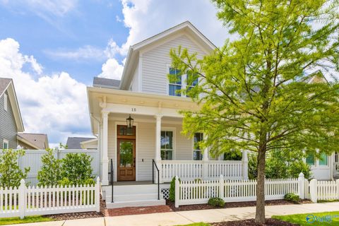 Photo of 15 Angell Street NW, Huntsville, AL 35806 (MLS # 21919499)