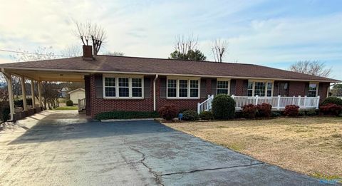 Photo of 9450 US Highway 431, Owens Cross Roads, AL 35763 (MLS # 21911219)