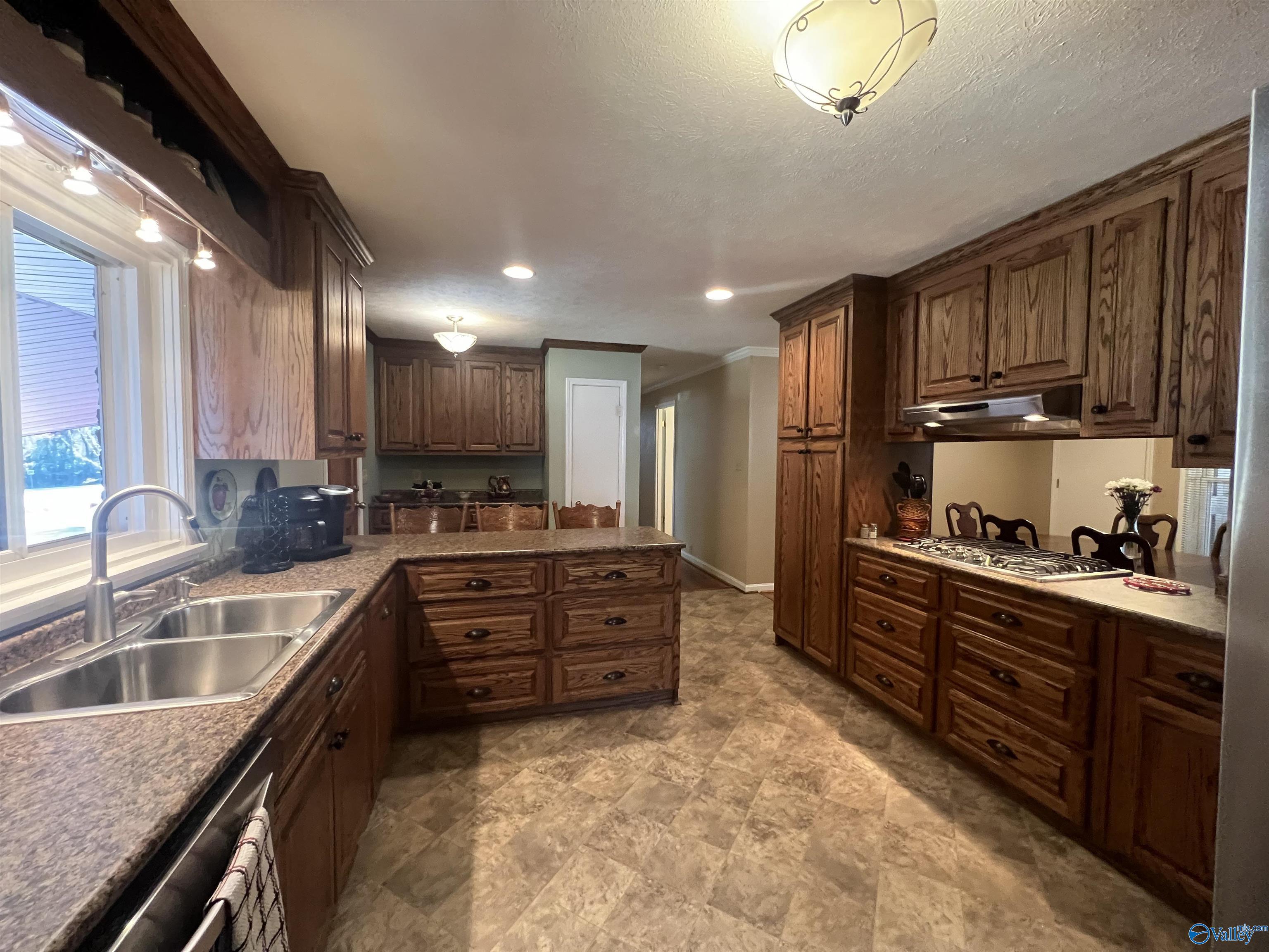 208 Tabor Road, Gadsden, Alabama image 7