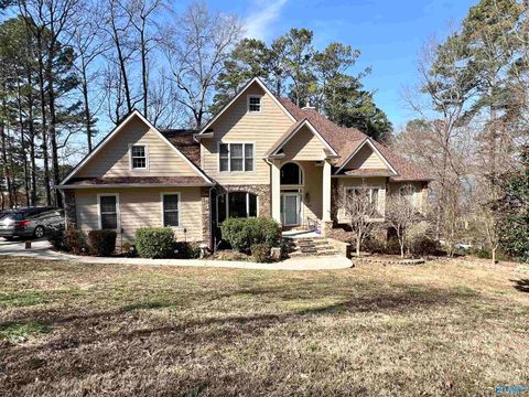 Photo of 3608 Wyeth Drive, Guntersville, AL 35976 (MLS # 21909559)