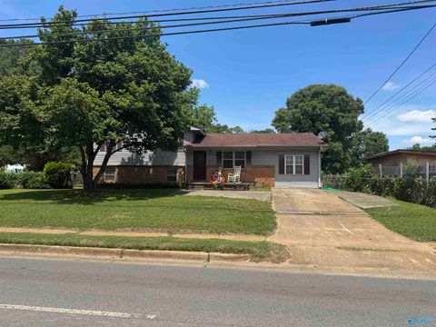Homes For Sale - 3920 Drake Avenue<br/> Huntsville, AL 35805