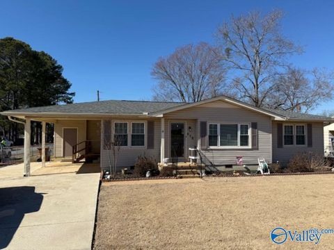 Homes For Sale - 515 Crestline Drive<br/> Hartselle, AL 35640