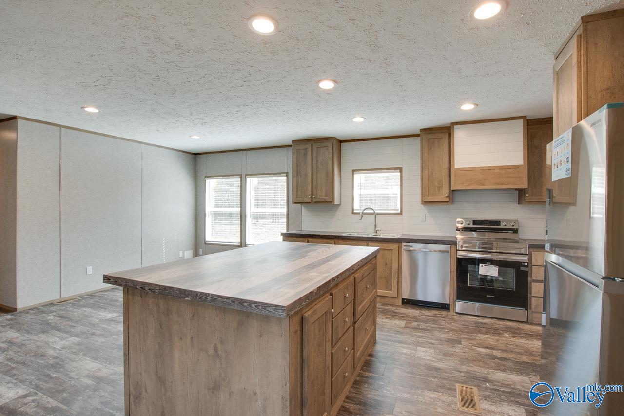 7163 Al Hwy 36, Laceys Spring, Alabama image 12