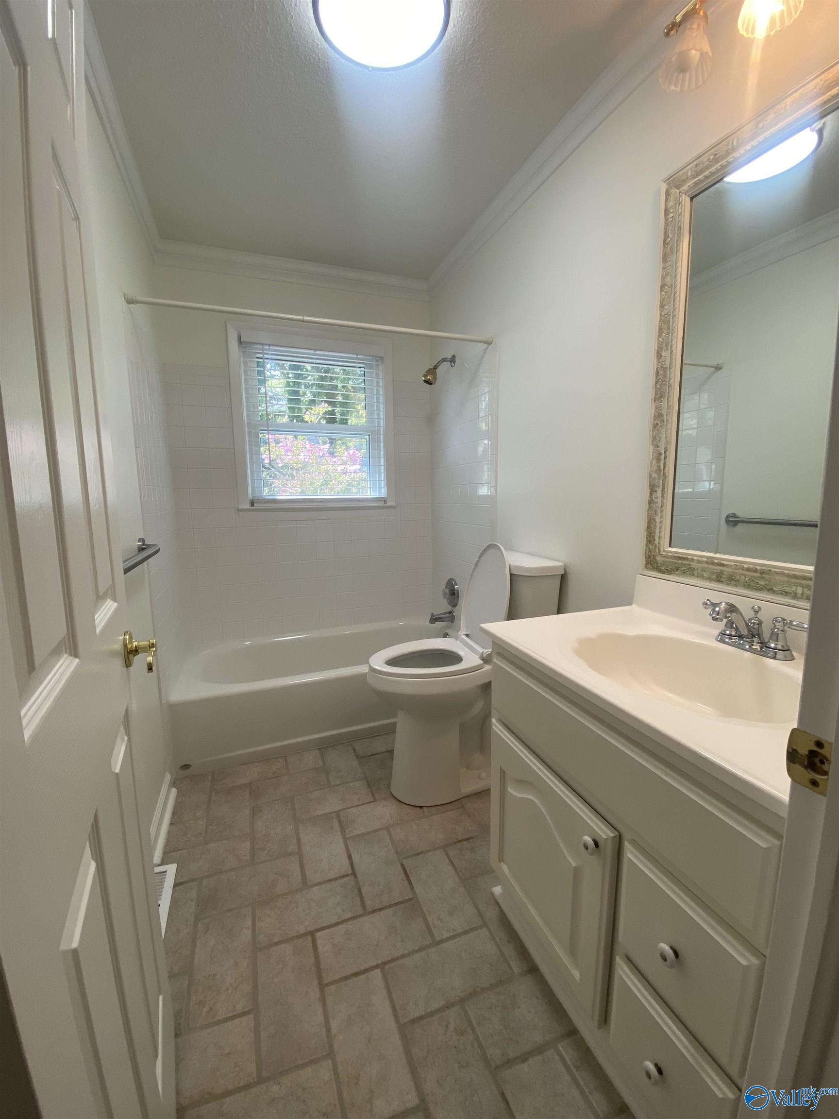 1702 Roseberry Drive, Scottsboro, Alabama image 35