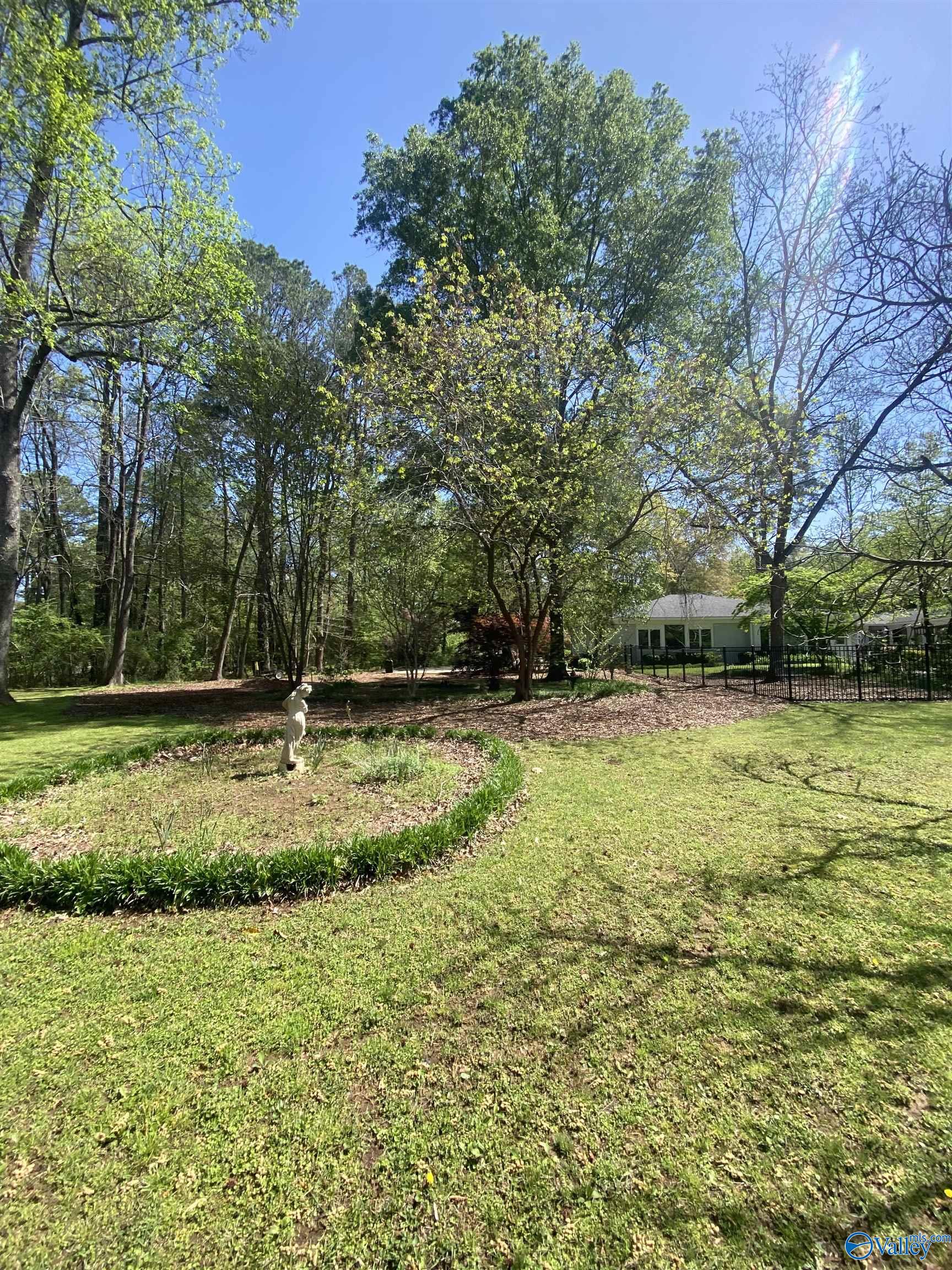 1702 Roseberry Drive, Scottsboro, Alabama image 12