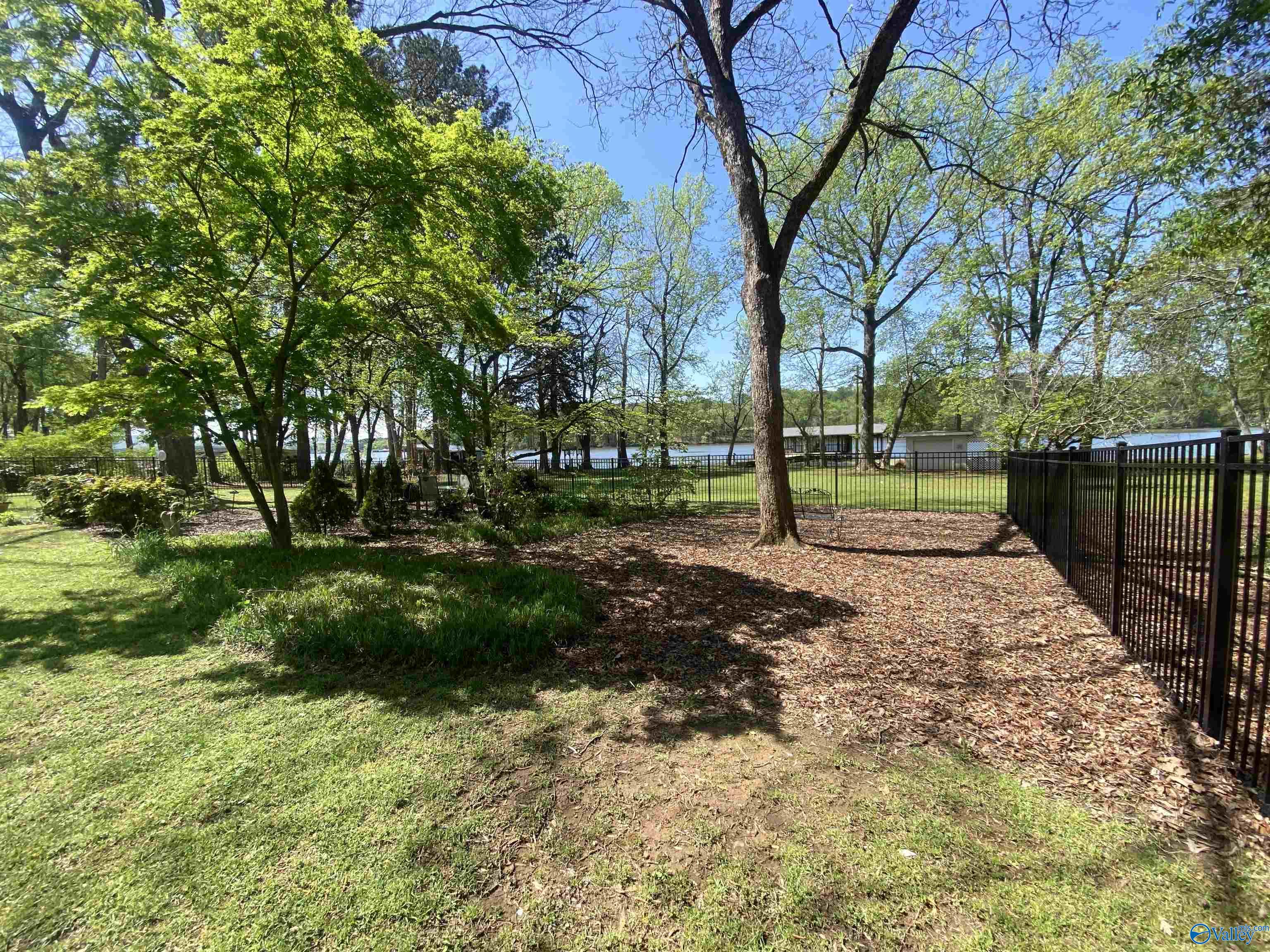 1702 Roseberry Drive, Scottsboro, Alabama image 8