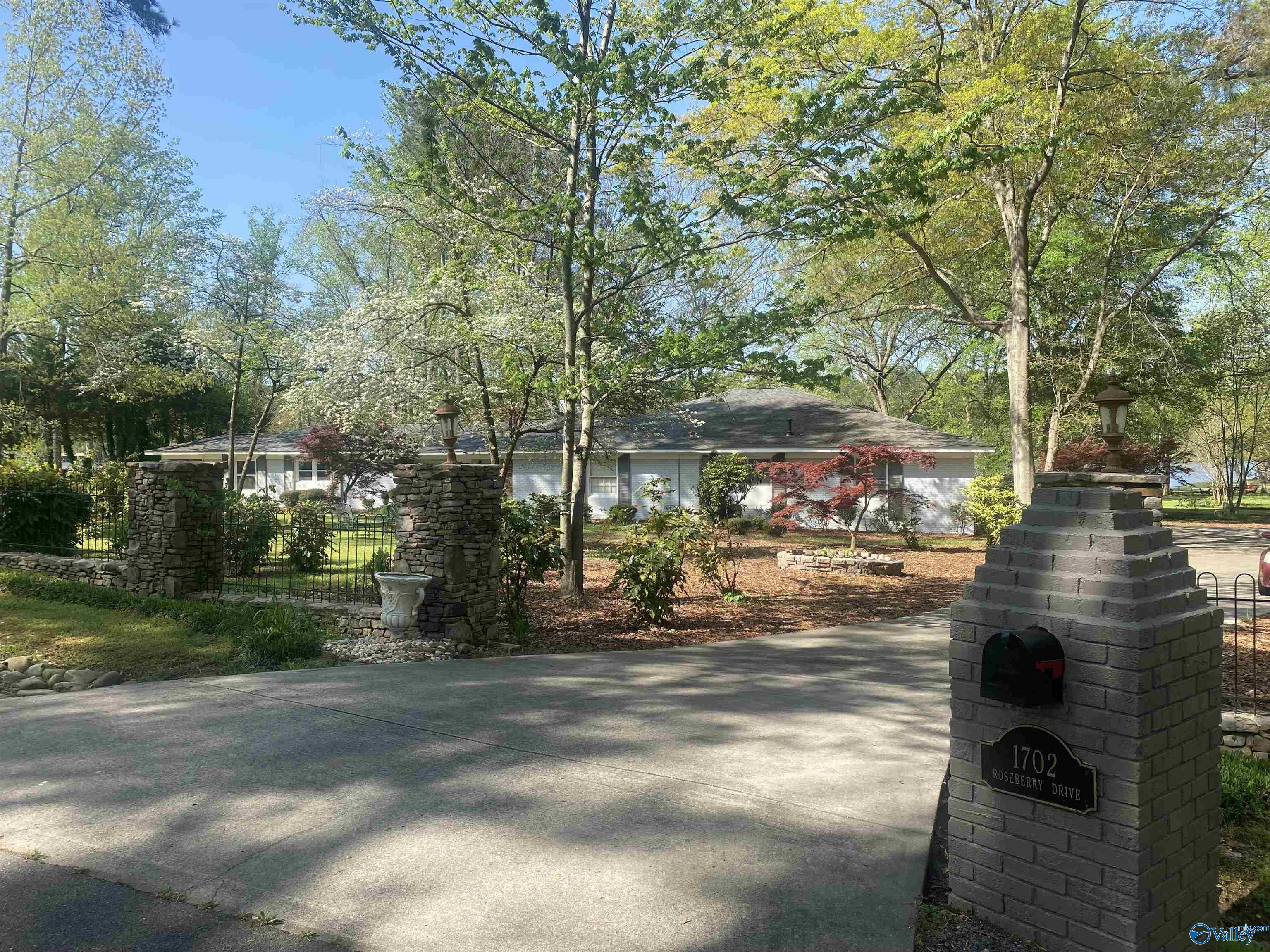 1702 Roseberry Drive, Scottsboro, Alabama image 24