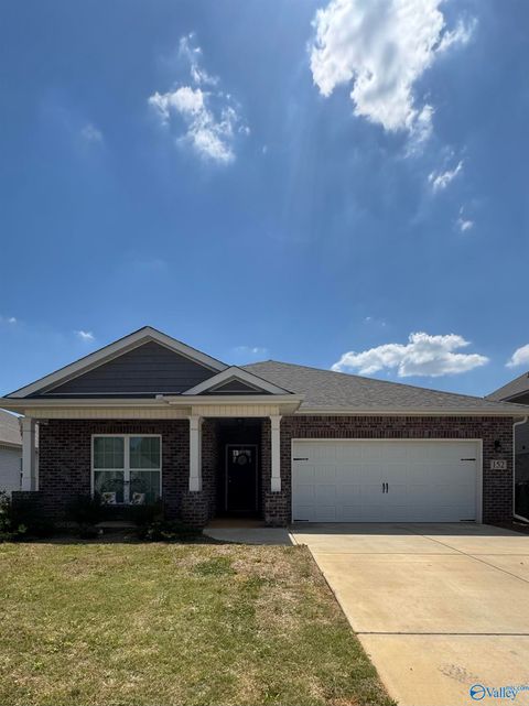 Homes For Sale - 152 Cherry Laurel Drive<br/> Hazel Green, AL 35750