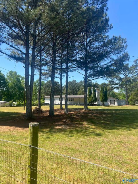 Mobile Home For Sale - 516 County Road 478<br/> Crossville, AL 35962