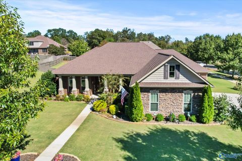 Photo of 4601 Riverglen Circle SE, Owens Cross Roads, AL 35763 (MLS # 21902123)