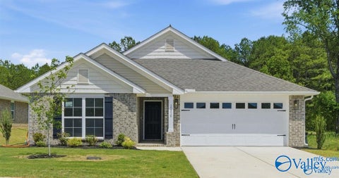 Homes For Sale - 176 Ridgeland Trail<br/> Huntsville, AL 35810