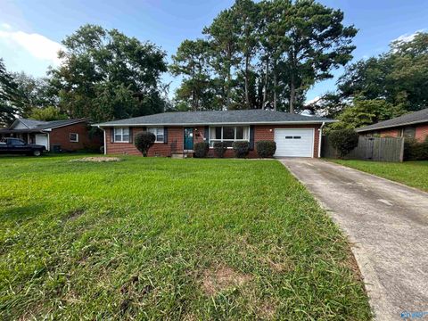 Homes For Rent - 1607 Chapman Avenue<br/> Huntsville, AL 35811