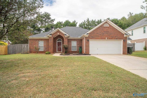 Homes For Rent - 216 N Horseshoe Bend<br/> Madison, AL 35758