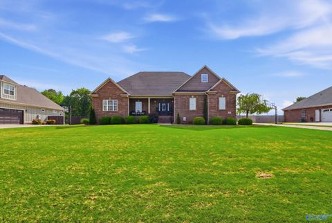 Homes For Sale - 413 Kitchens Drive<br/> Arab, AL 35016