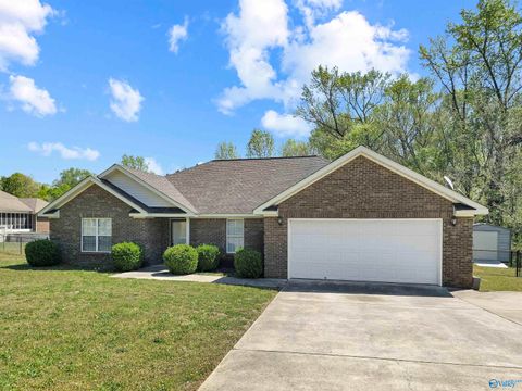 Homes For Sale - 155 Hazel Trace<br/> Hazel Green, AL 35750