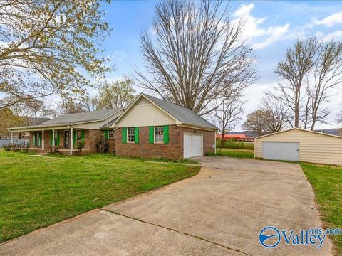 Homes For Sale - 179 Plainview Drive<br/> Owens Cross Roads, AL 35763