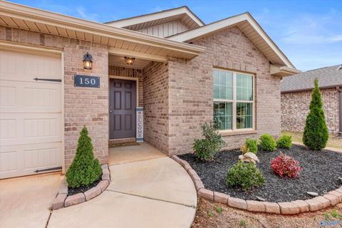 Homes For Sale - 150 Hazel Pine Trail<br/> Hazel Green, AL 35750