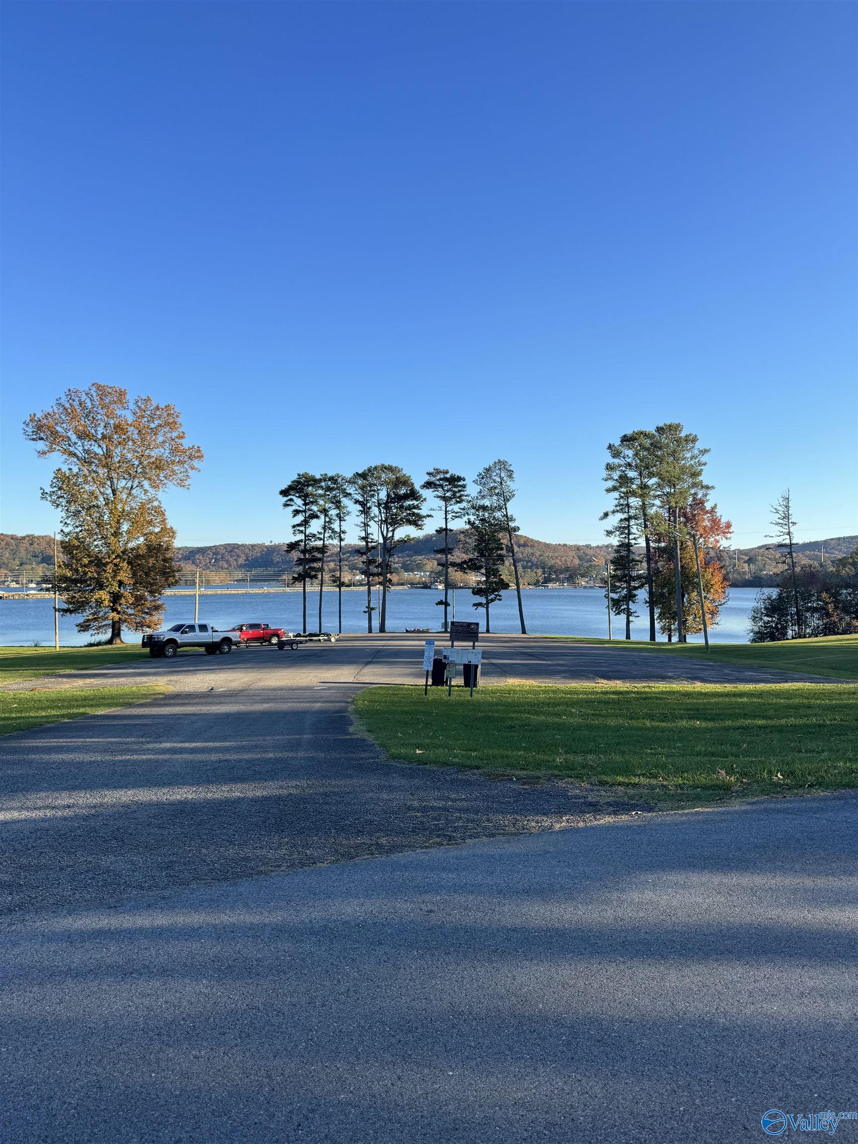 2513 Lakeview Drive, Guntersville, Alabama image 17