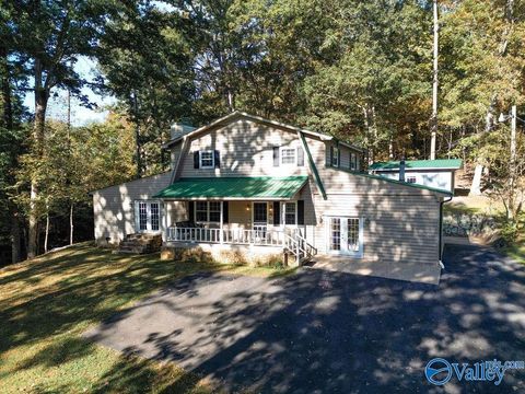 Homes For Sale - 4202A Gault Avenue<br/> Fort Payne, AL 35967