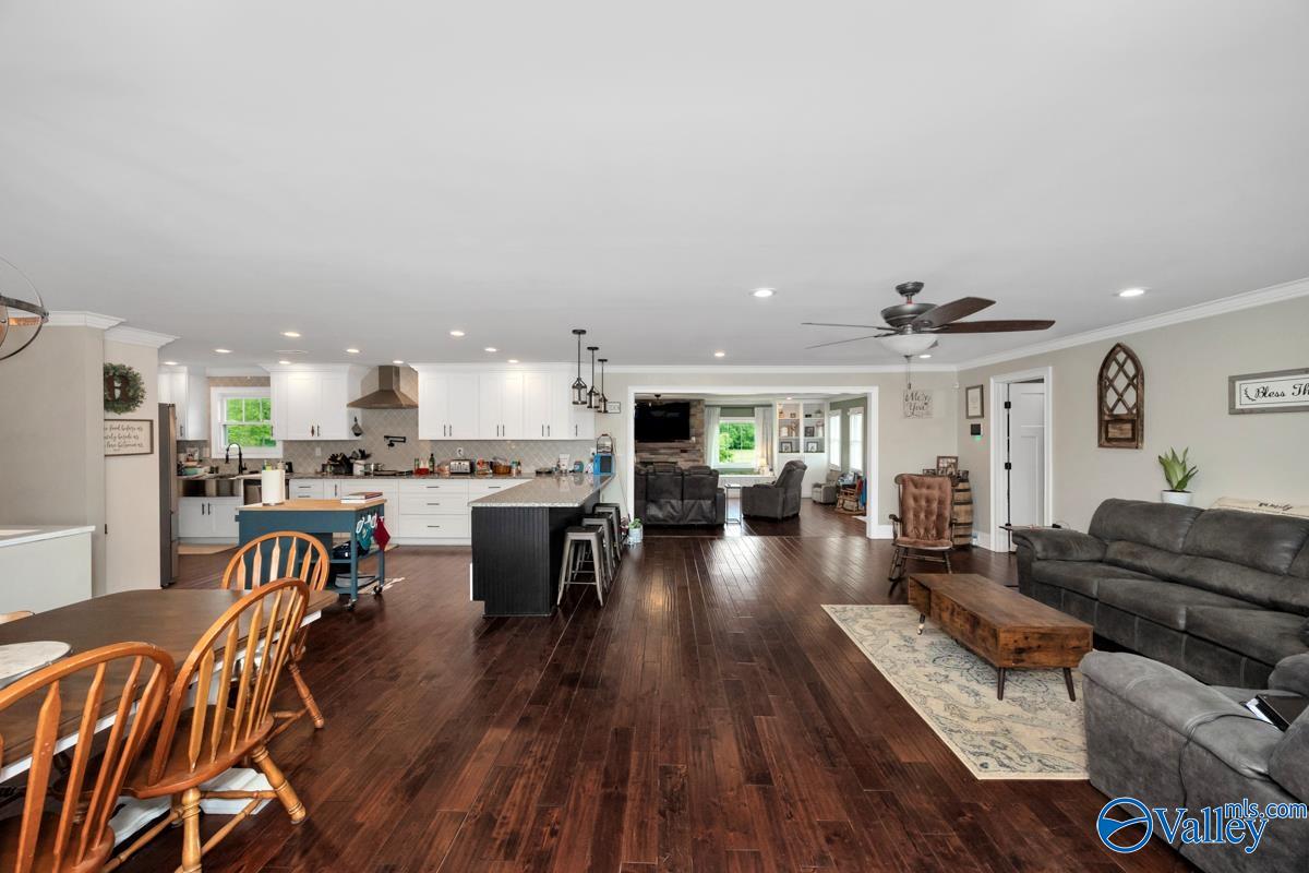 4050 Snake Road, Athens, Alabama image 2