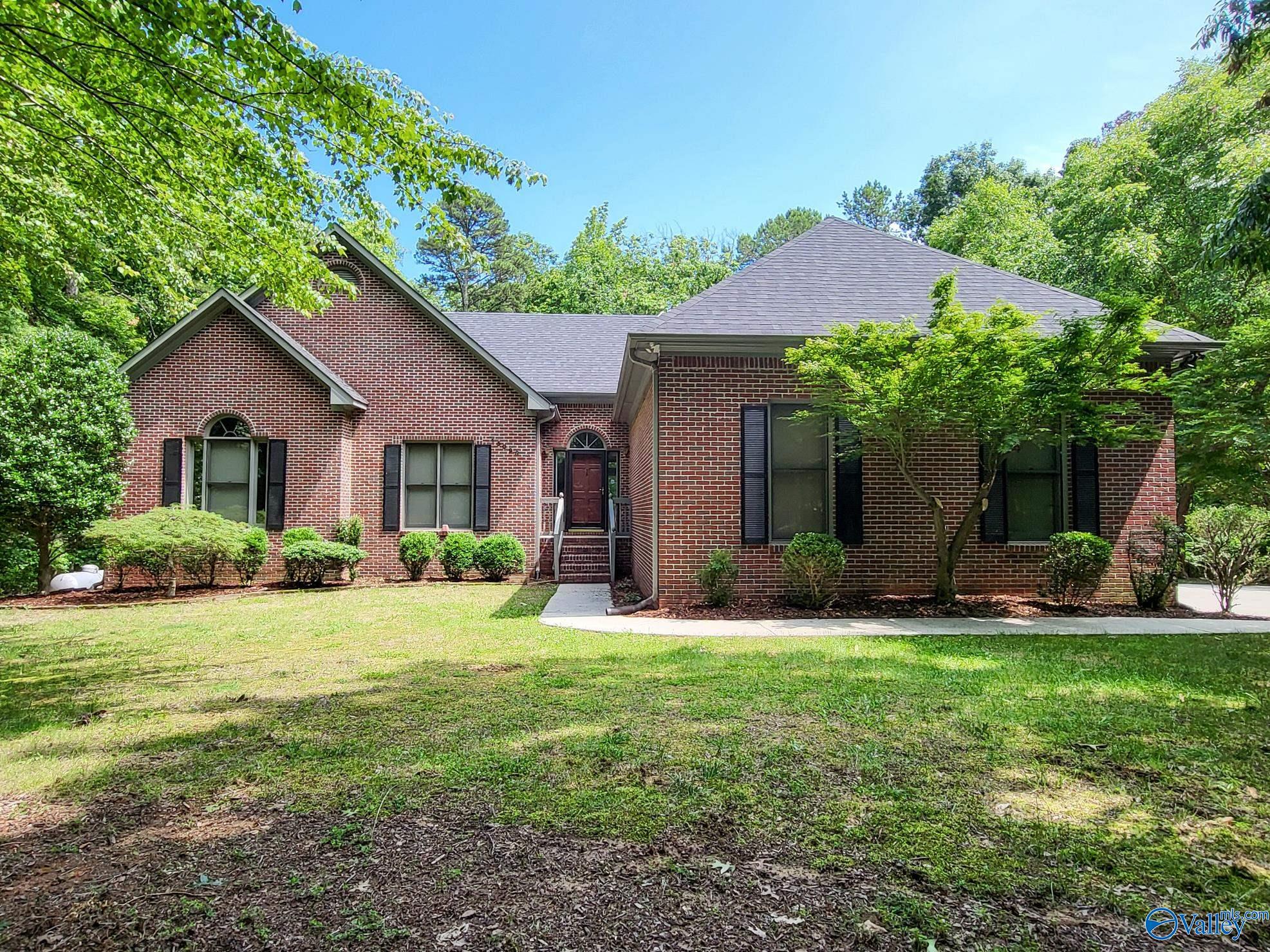 15098 Wade Point Road, Huntsville, Alabama image 1